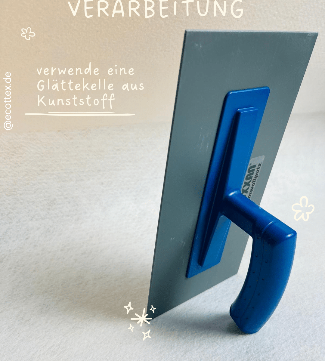 Glättekelle aus Kunststoff für Floxxan Baumwollputz – gleichmäßiges Auftragen der Flüssigtapete.